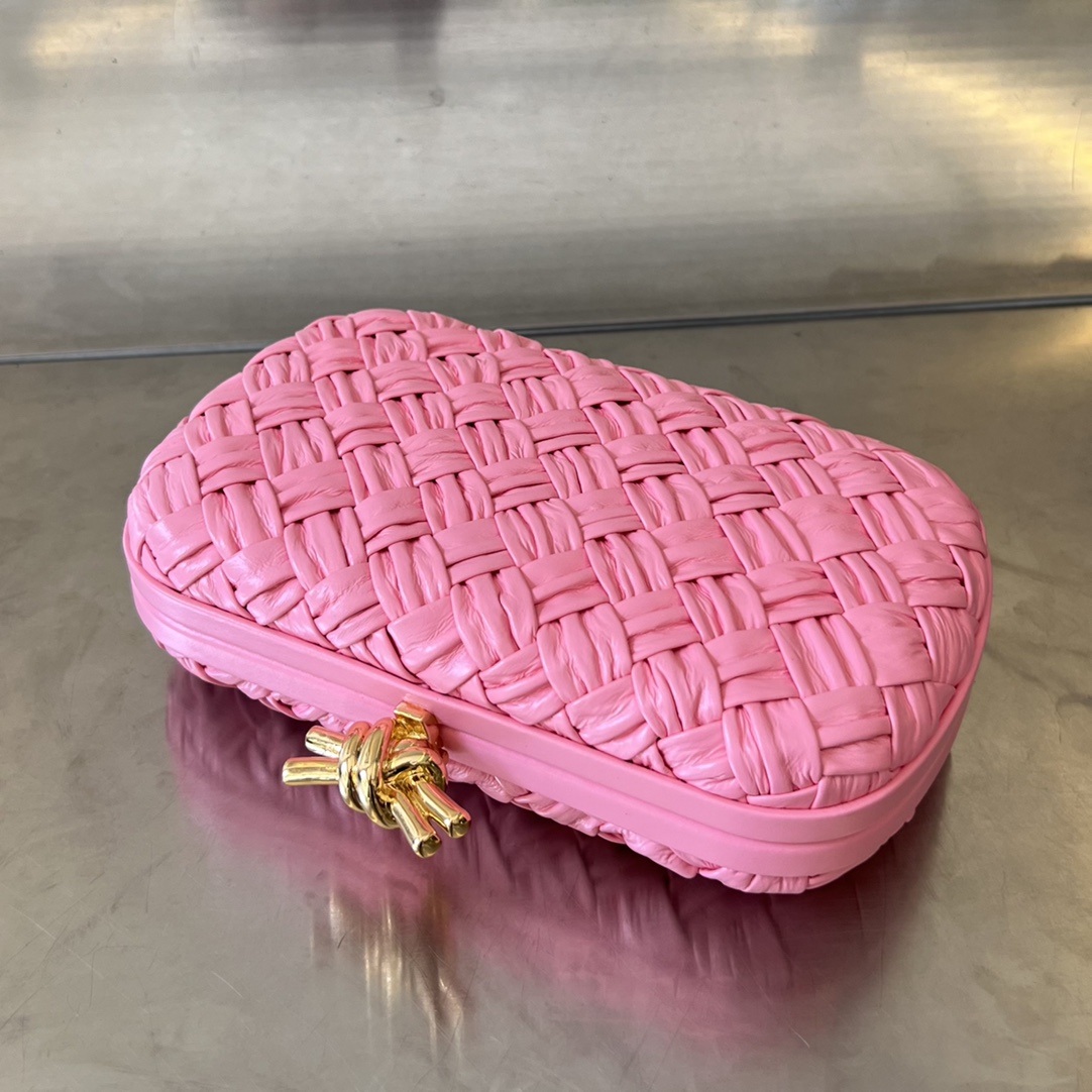 Knot Padded Intreccio Leather Clutch Pink